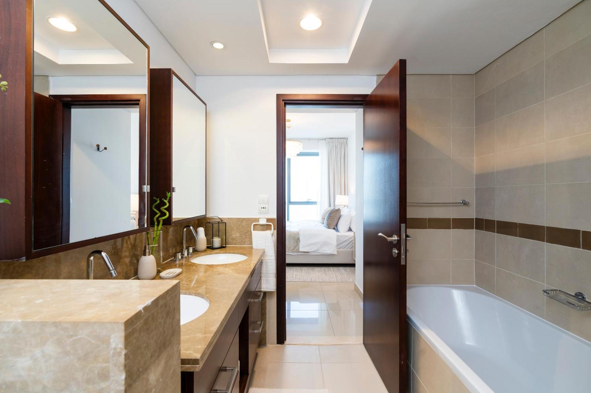 Prestige Living 2br With Full Burj Khalifa And Fountain View By Appartement Dubai
